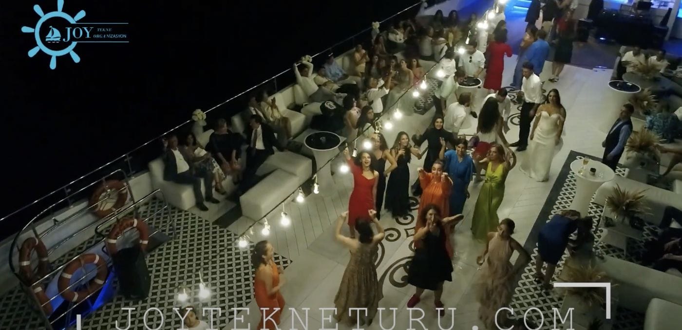 Teknede Düğün Kaç Kişilik?